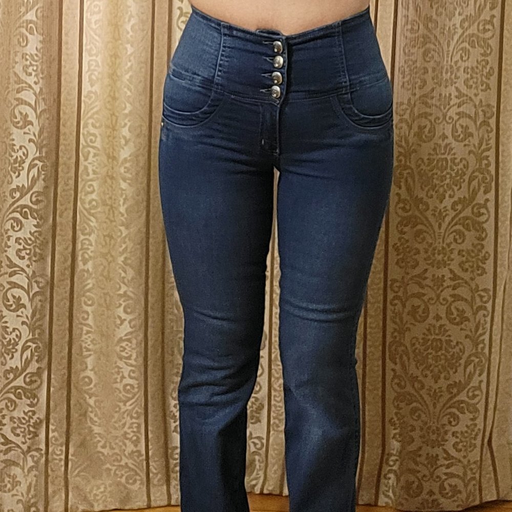 Butt-lifting Colombian Jeans